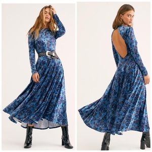 Heartland Long Sleeve Velvet Midi Dress in Onyx